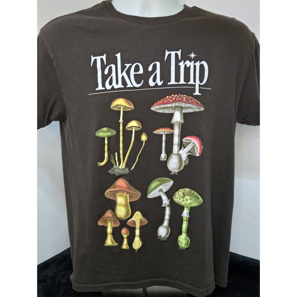 Descendants Take A Trip Mushroom Graphic T-Shirt Brown Men's Medium Psychedelic - Picture 2 of 6